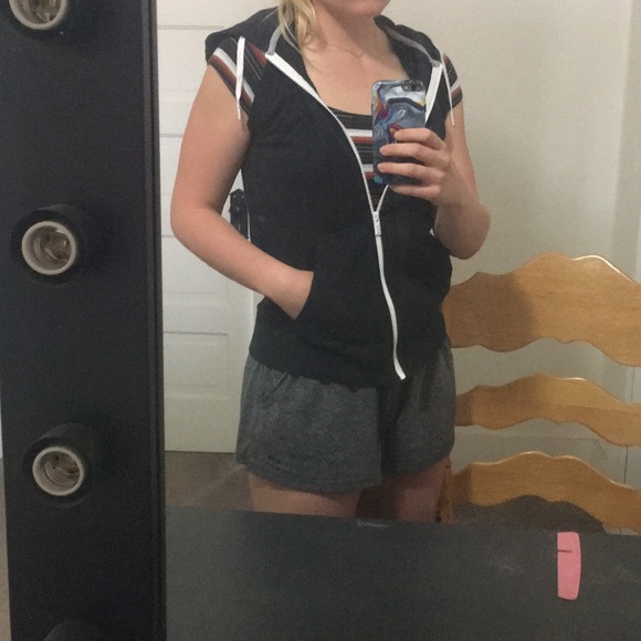 Nike Vest - Picture 4 of 4